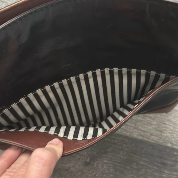 KATE SPADE Black Patent Leather w/Brown Leather Cross-Body Strap Shoulder Bag - Picture 4 of 7